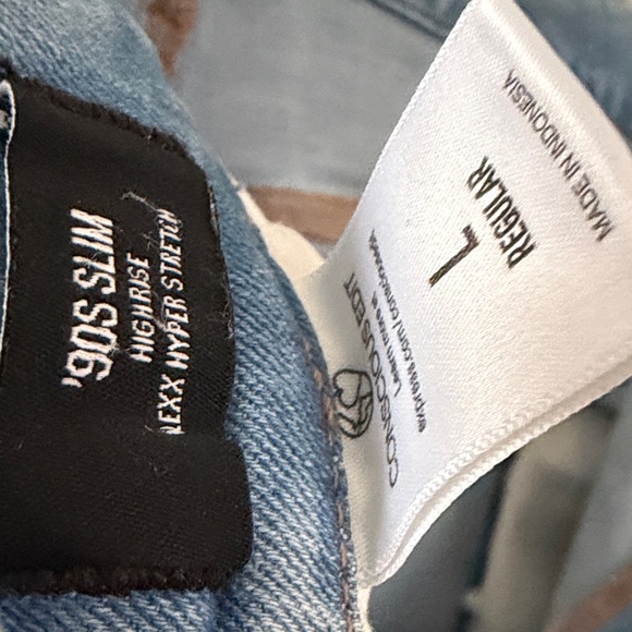 Express women’s Slim Straight Light Blue Denim Jeans - Picture 3 of 6